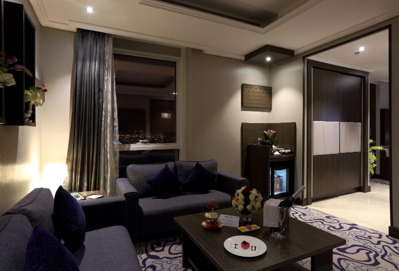 Hotel Swiss Flora Royal 4*